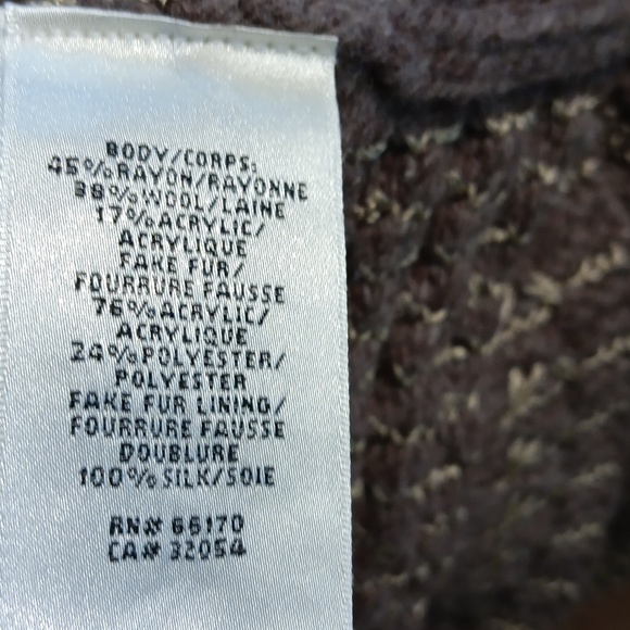 Snap front closure, v-neck cardigan sweater - Picture 10 of 10